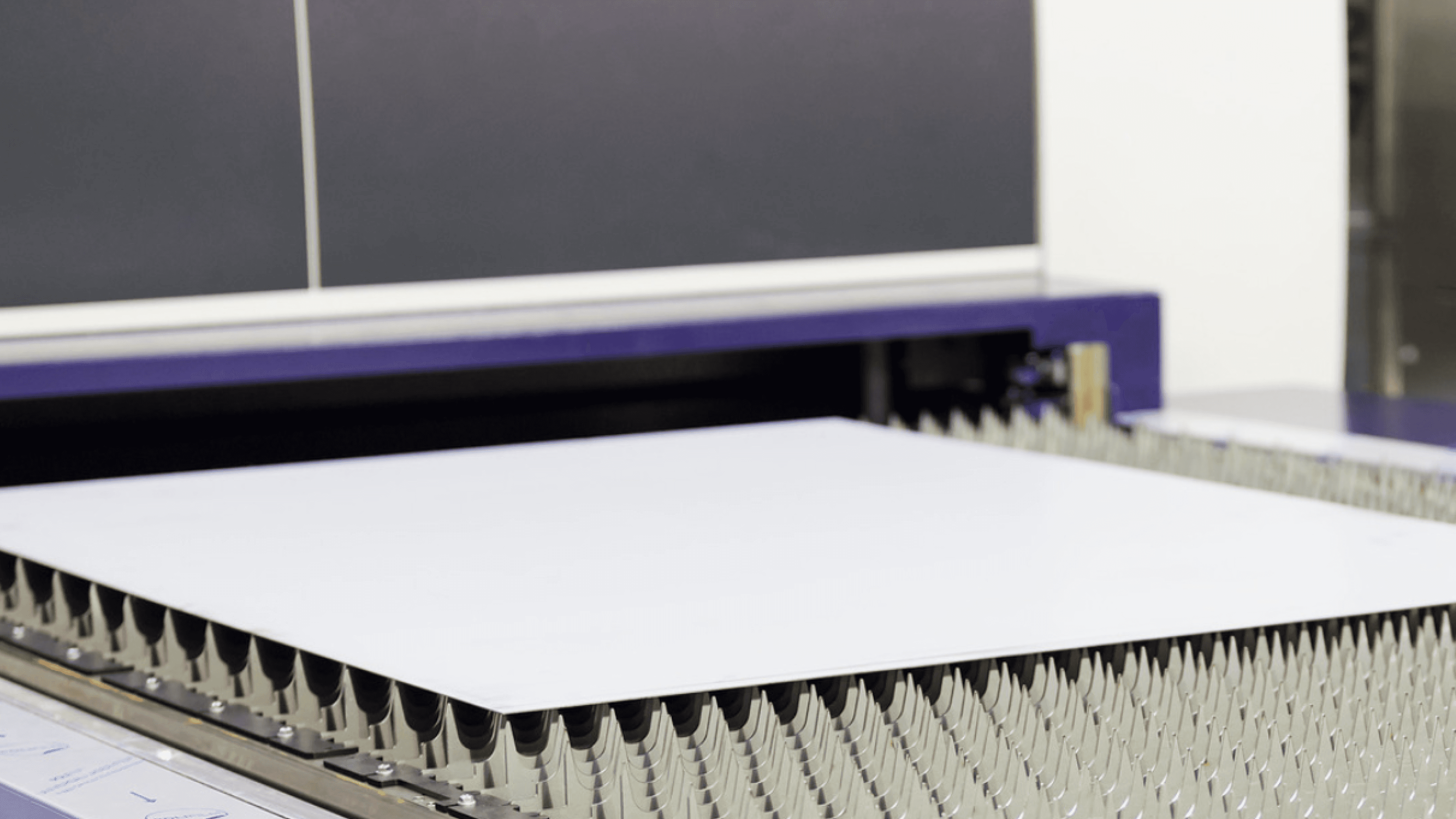 セラミックシート | シート化のプロセスや用途例を解説