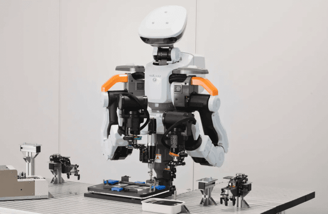 「ヒト型ロボット NEXTAGE」について詳しく見る